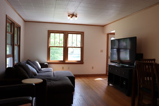 Photo - 809 S 5th Ave