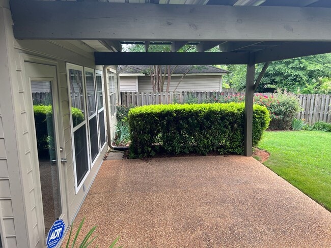 Photo - Nice 3 Bedroom 2 Bath Available Now! Schedule your Showing and Apply Today!