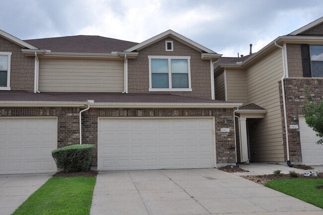 Photo - 16025 Summerville Lake Dr
