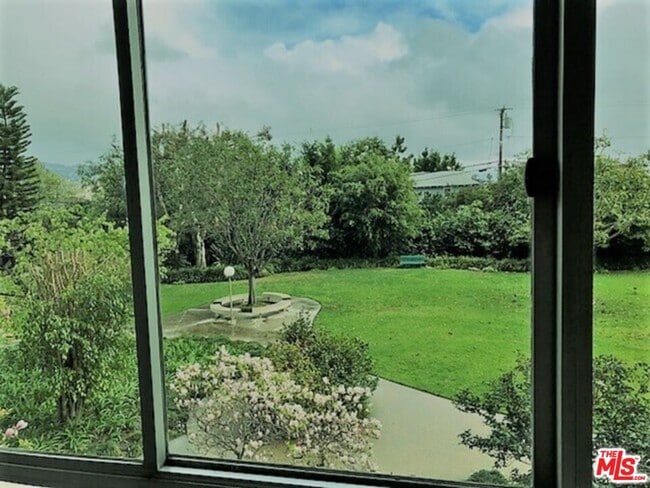 Photo - 2170 Century Pk E Unidad 210
