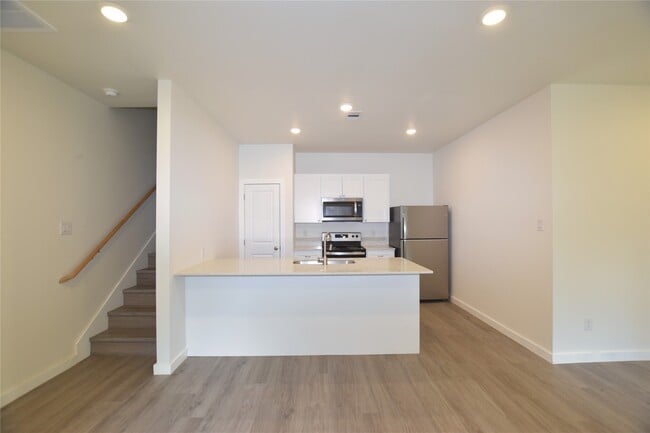 Building Photo - 1230 3rd Ave N Rental