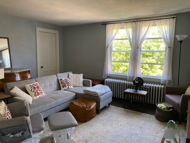 Living Room - 20 Clark St Unidad 2ndfloor