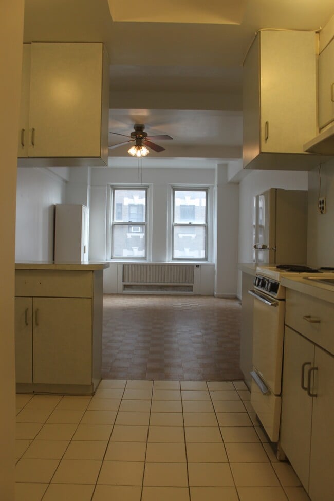 Photo - 310 Riverside Dr Unit 809