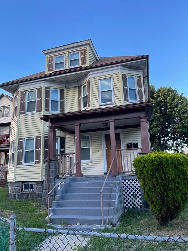 Building Photo - 26 Babson St