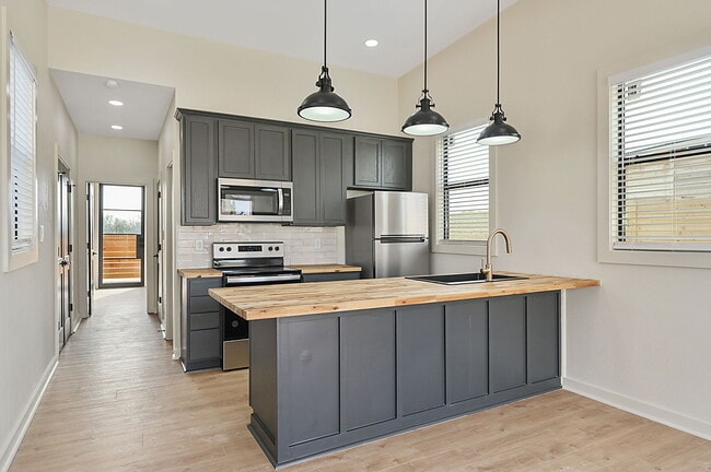 Photo - 23900 Old Hwy 6