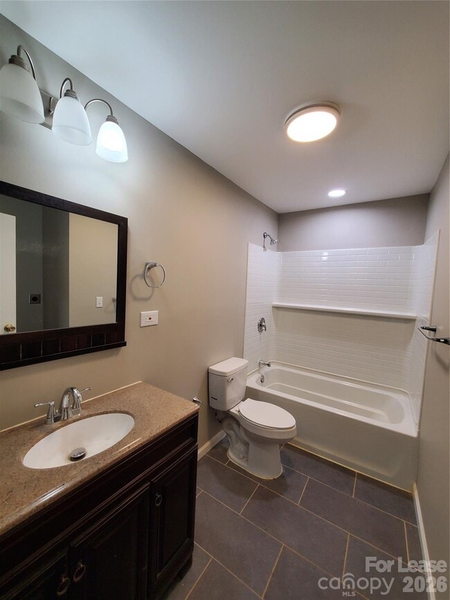 Photo - 1122 Rolling Ln