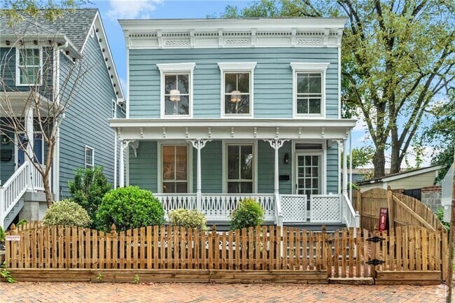 Building Photo - 619 S Pine St Rental