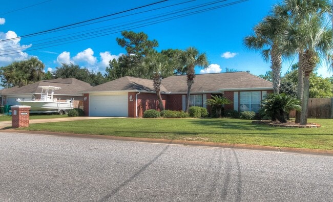 Photo - 4 Bedroom in Navarre!