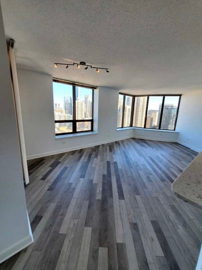 400 N La Salle Dr Unit 3201