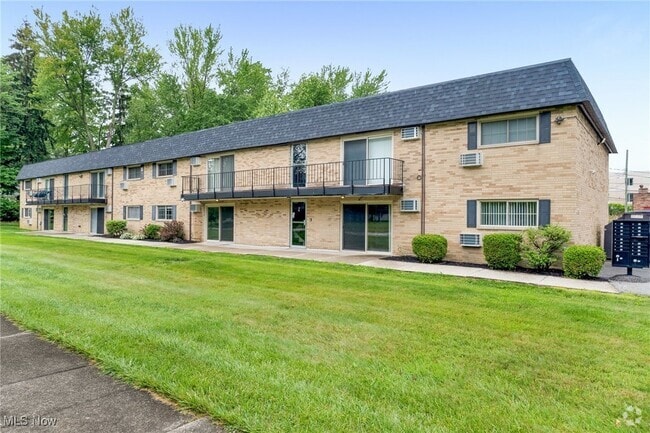 Building Photo - 24325 Detroit Rd Unit 101 B Rental