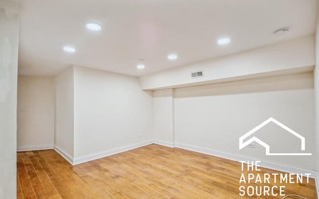 Photo - 1418 N Mohawk St Unit 1