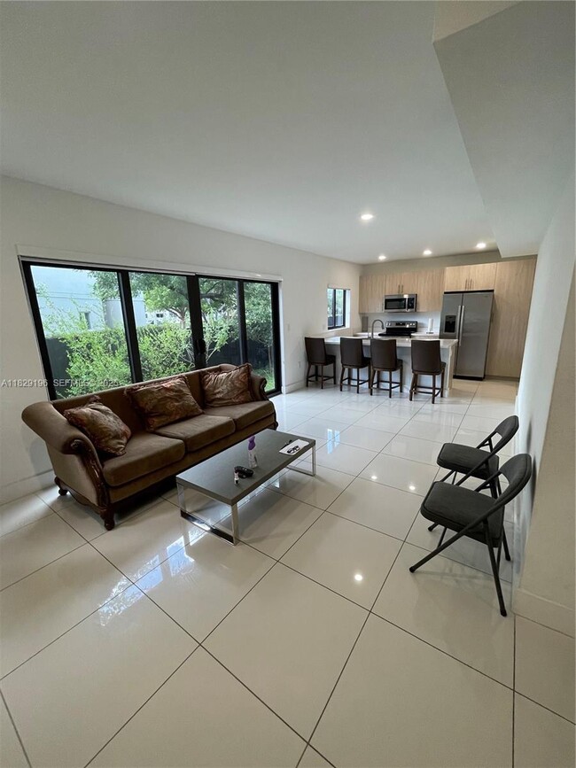 Photo - 254 NW 11th Ct