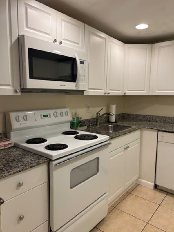 Photo - 480 NW 20th St