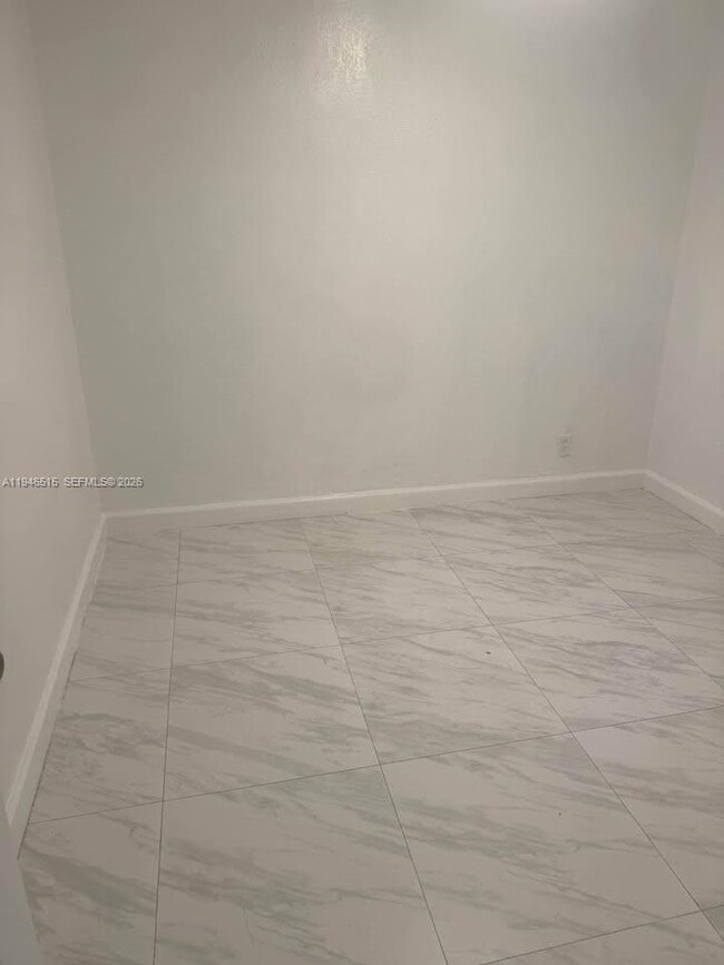 Photo - 2025 Madison St Unit 11