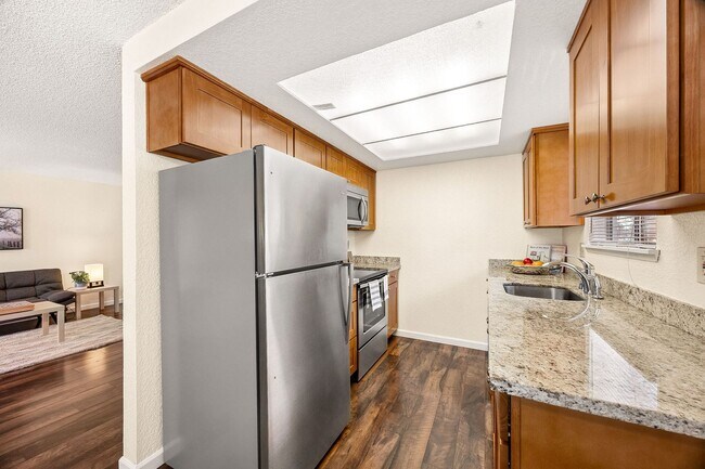 Photo - Charming 2 bed, 1 bath Lynnwood Condo, $1695/mo. Unit D2