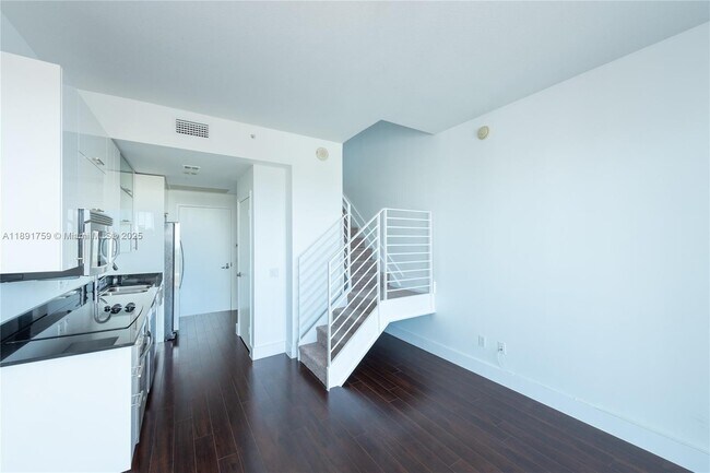 Photo - 60 SW 13th St Unidad 2017