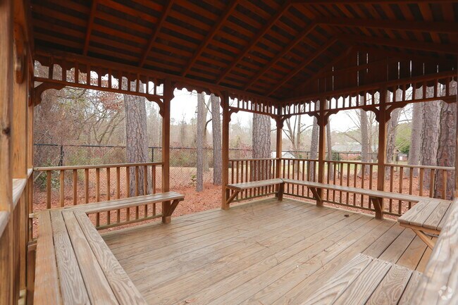 Photo - Vineyard Pointe Apartments