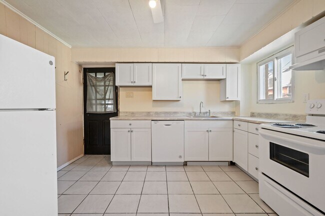 Photo - 72 S 14th St Unit Second Floor