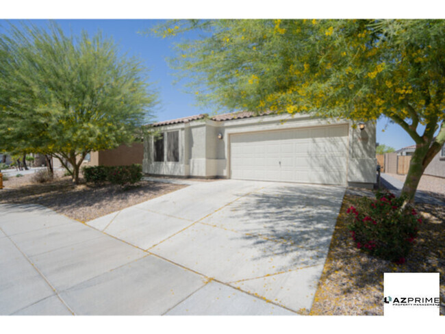 Building Photo - Embrace the Warmth and Space of this Stunn... Rental