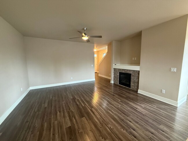 Photo - Beautiful 3 Bed/2.5 Bath Townhome in Great Location - Vail Lane