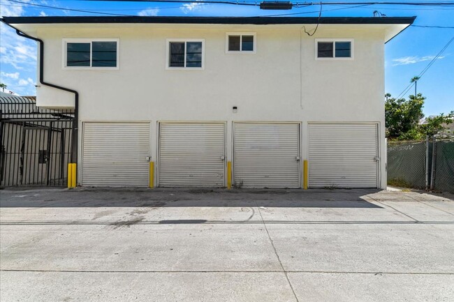 Photo - 317 E 97th St Unidad 1