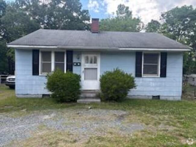 Building Photo - 2 Bedroom 1 Bathroom House