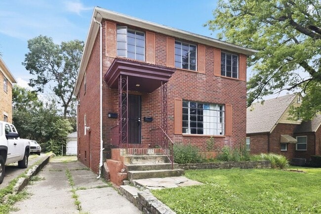 Photo - 960 Sherwood Dr