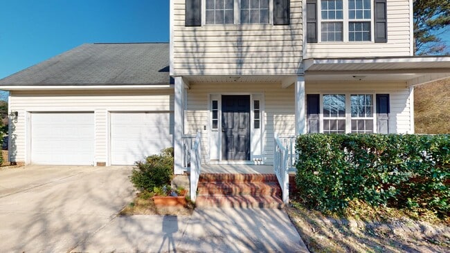 Photo - Spacious home near Fort Bragg, Schools, & Shopping!