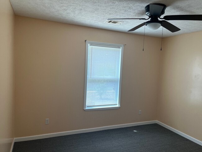 Photo - 122 Locust St