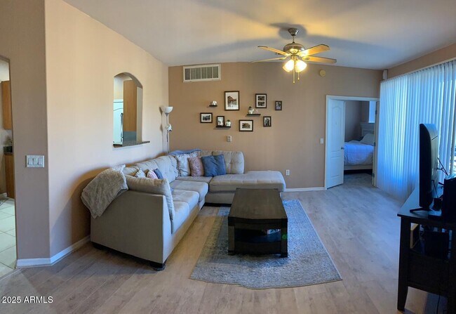 Photo - 6900 E Princess Dr Unidad 2181