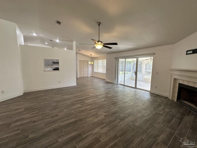 Photo - 1067 Oak View Dr