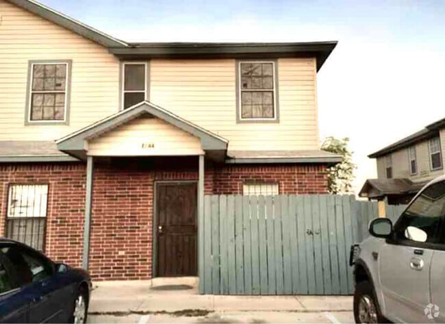 Building Photo - 7644 Windsor Oaks Rental