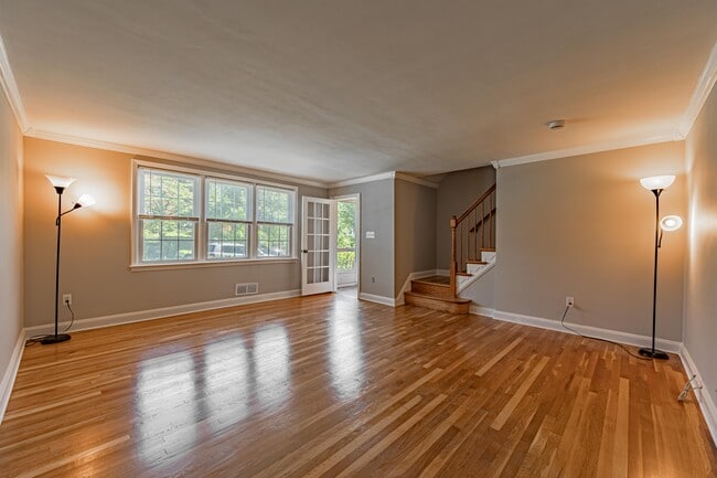 Photo - 1565 Dellsway Rd