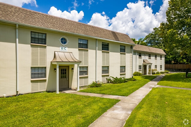 4111 N Poplar Ave Tampa, FL