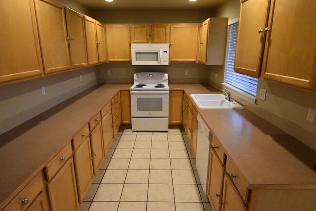 Photo - 13420 Des Moines Memorial Dr S