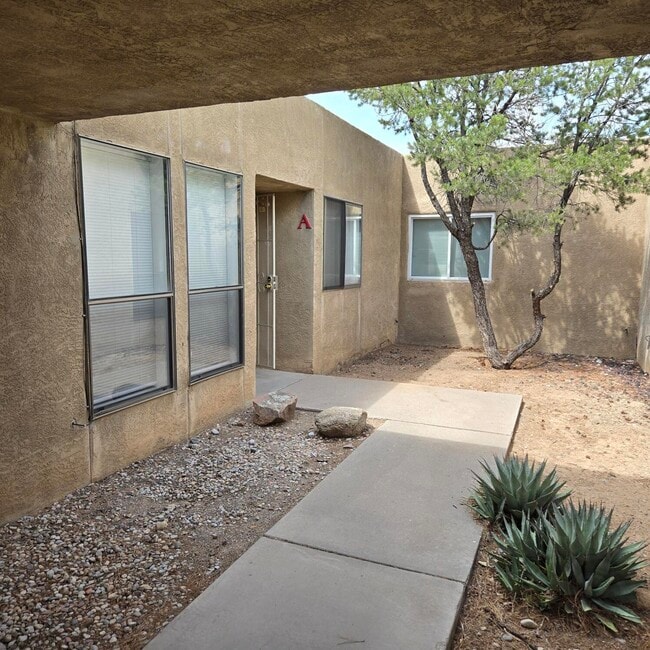 Building Photo - 789 Tramway Pl NE Rental
