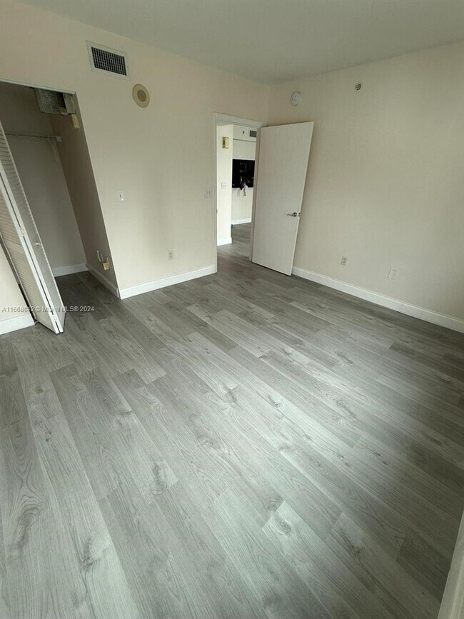 Photo - 31 SE 5th St