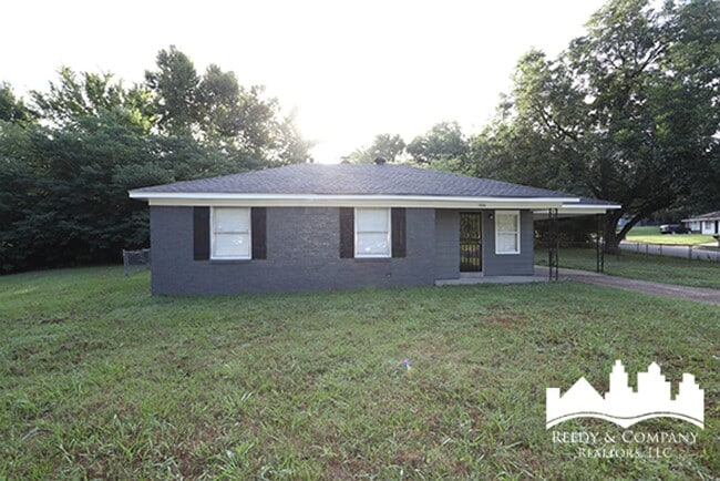 Building Photo - 1380 Rolling Hills Dr