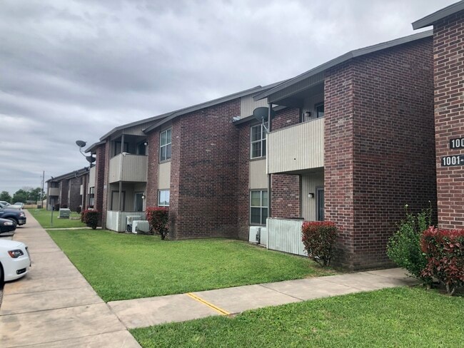 Photo - Lakeview Apartments Unit 1213