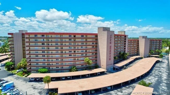Photo - 2731 NE 14th Street Causeway Unit 412