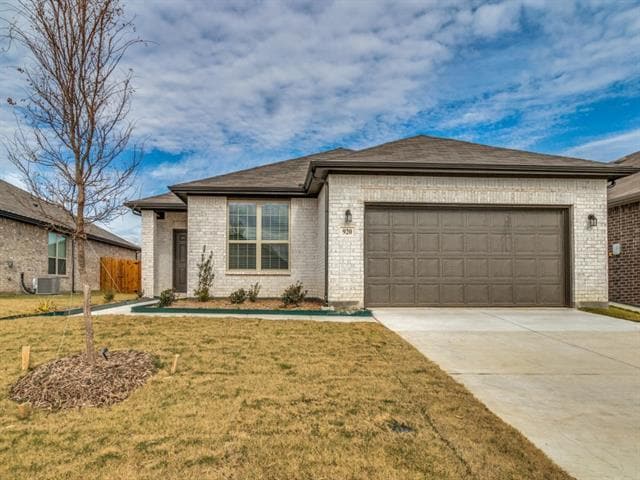 Building Photo - 920 Ravenwood Ln
