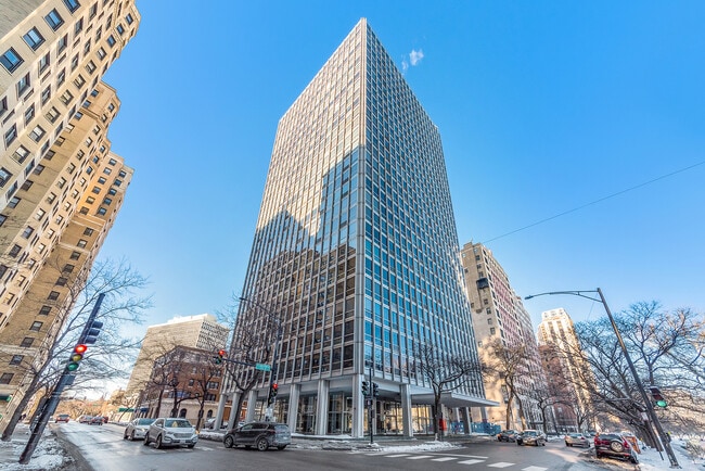Building Photo - 2400 N Lakeview Ave Unit 814 Rental
