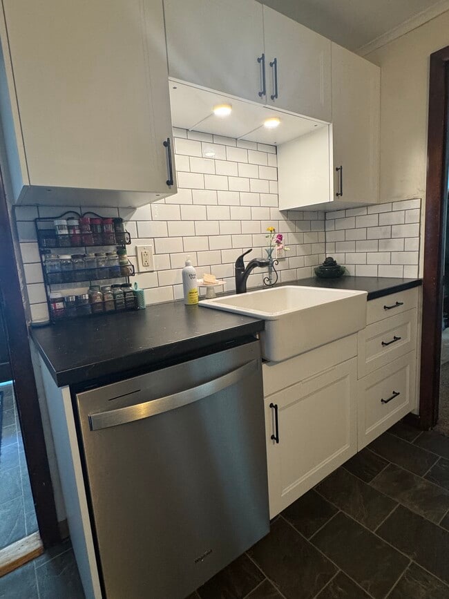 351 N Main St Unit 1