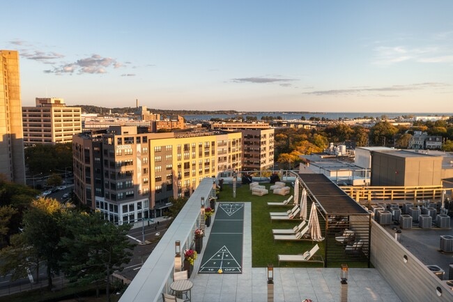 Rooftop Lounge & Cabanas
