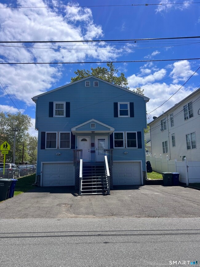 Building Photo - 95 Shell St