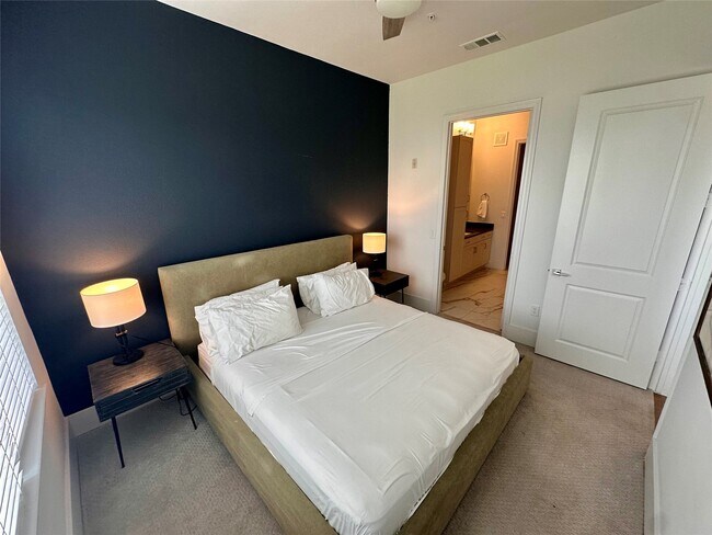 Photo - 1508 Blodgett St Unit 405