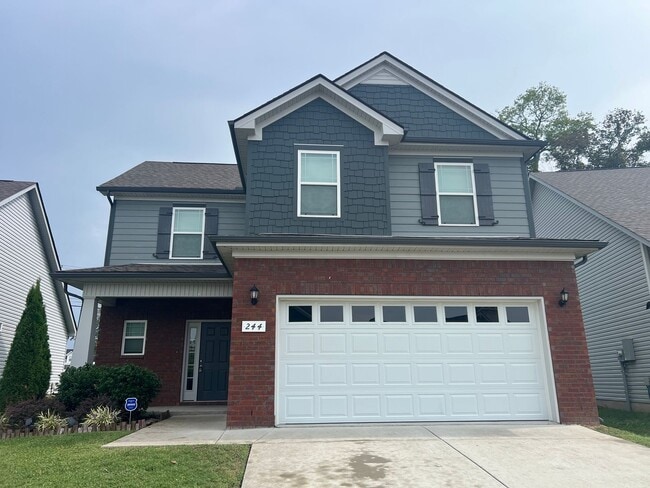 Building Photo - Gorgeous 3 BR 2.5 Bath Home in Cantrell Fa...