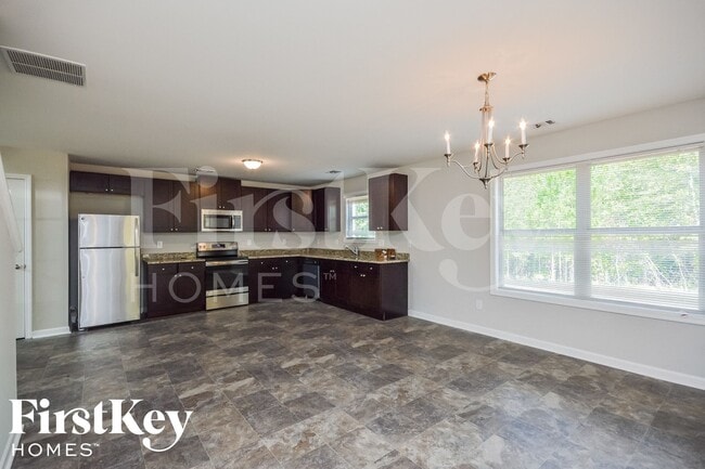 Photo - 145 Ascott Trace