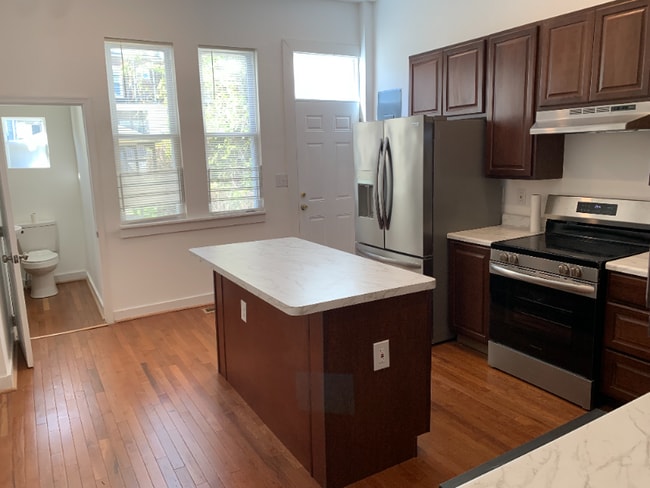 Photo - 2021 W Saratoga St