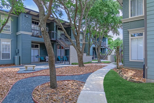 Park like settings @ Mallard Creek Kingwood - Mallard Creek Rental